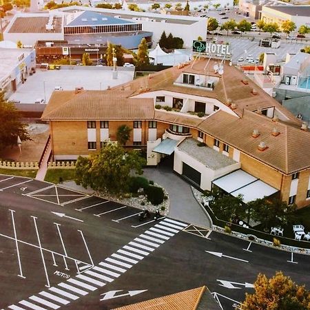 Hotel Els Noguers Manresa Kültér fotó