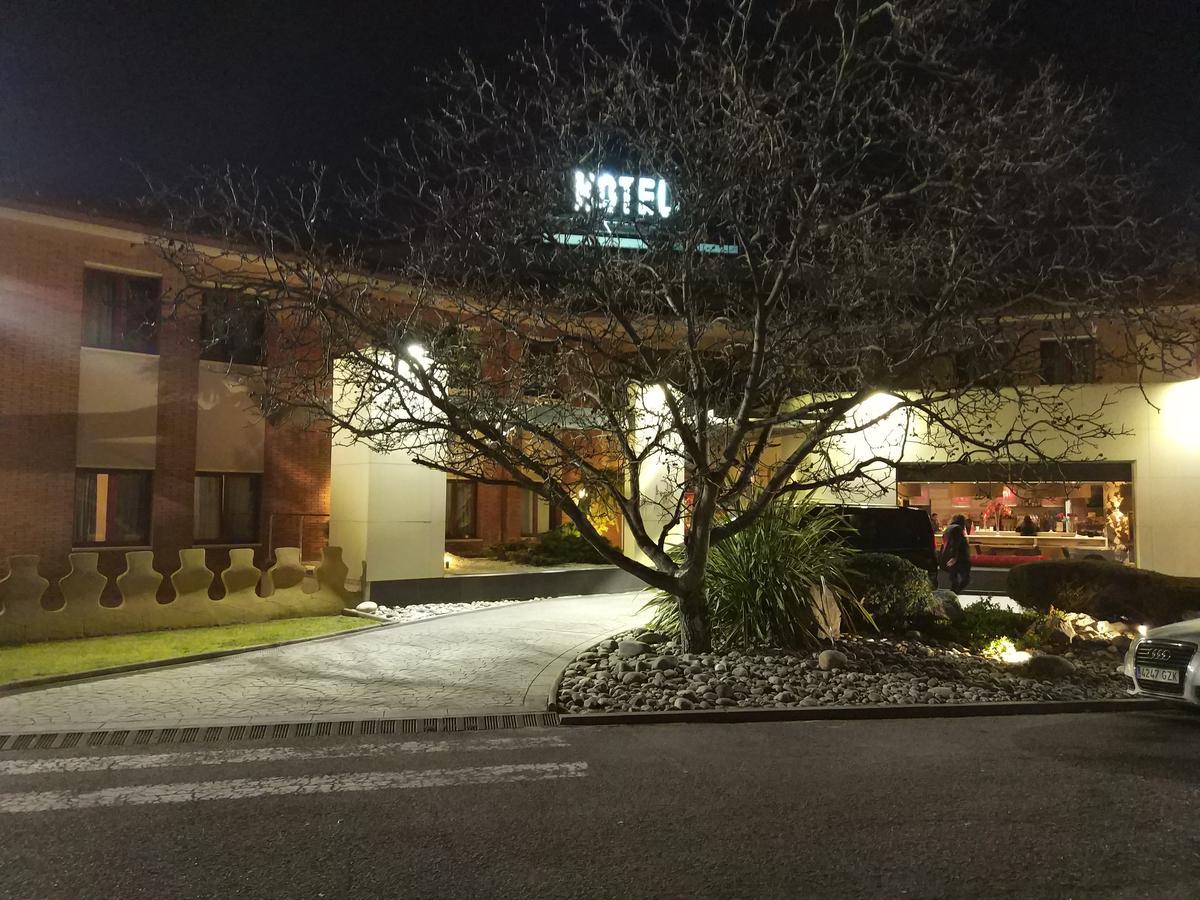 Hotel Els Noguers Manresa Kültér fotó